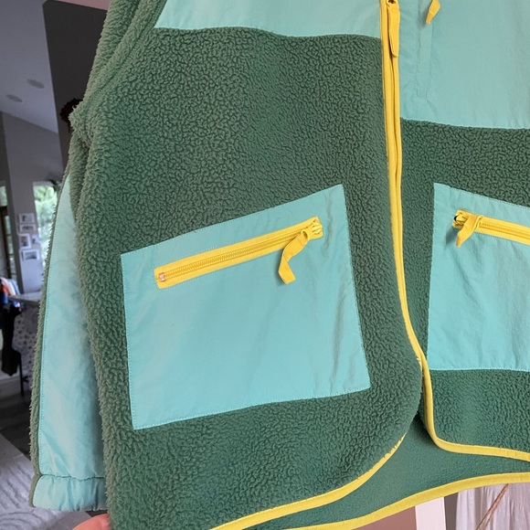 BDG Green Sherpa Fleece Zip up L - Picture 6 of 8